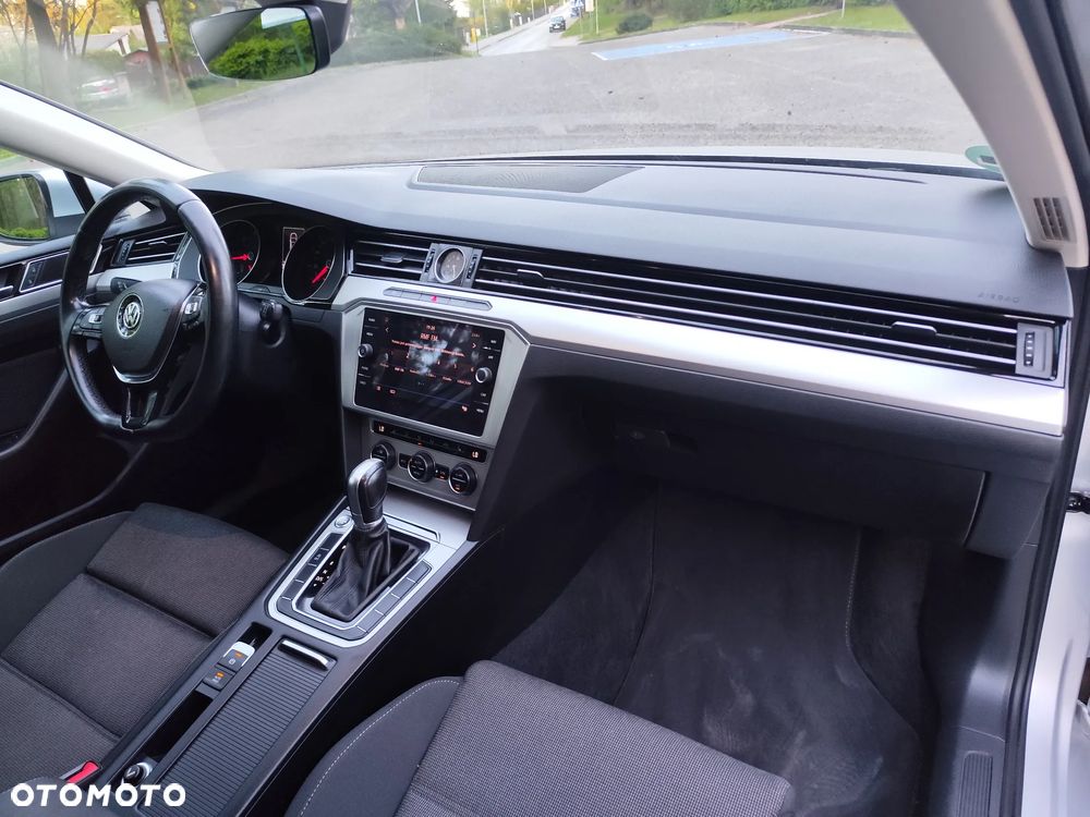 Volkswagen Passat 2.0 TDI (BlueMotion Technology) DSG Comfortline - 16