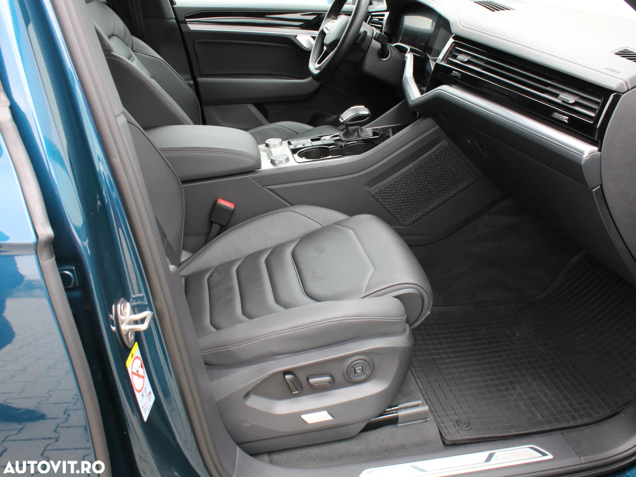 Volkswagen Touareg 3.0 V6 e-Hybrid 4Motion Aut. Elegance - 13