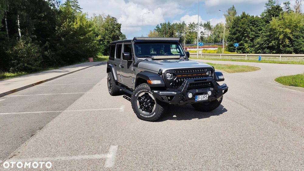 Jeep Wrangler - 27