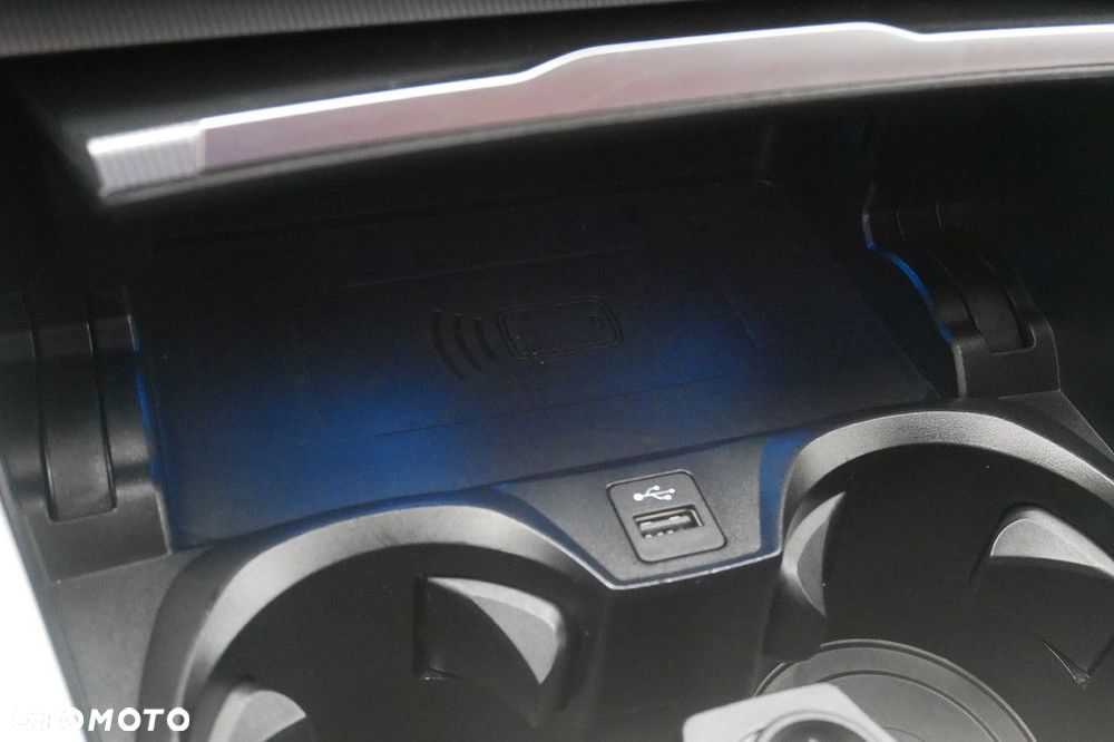 BMW i4 - 28