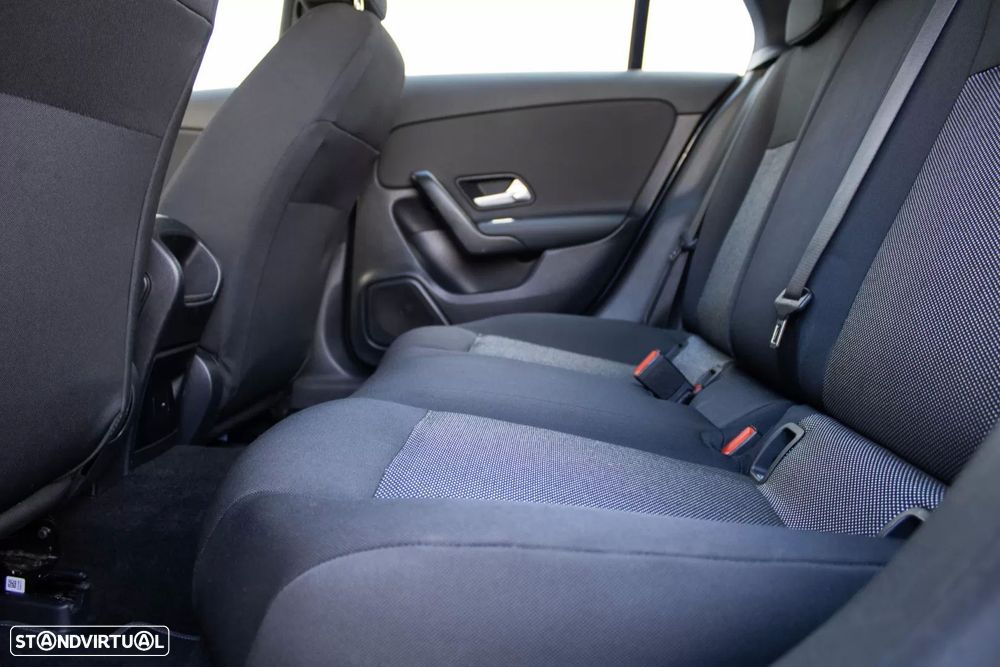 Mercedes-Benz CLA 180 d 8G-DCT Edition Progressive Line — fotografia 16
