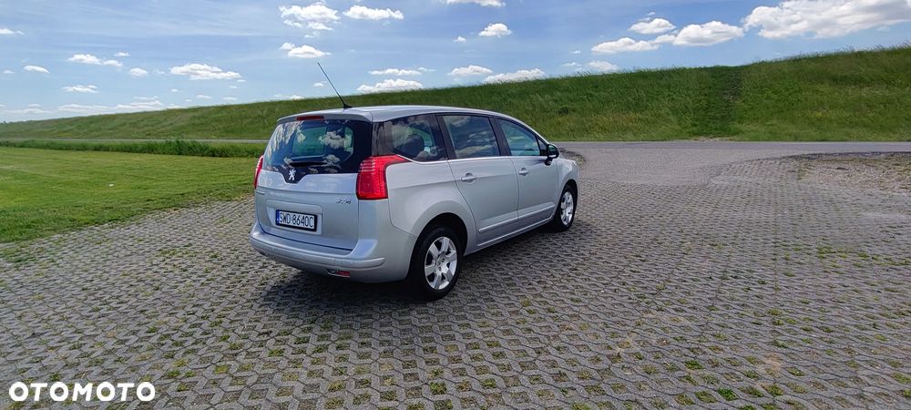 Peugeot 5008 120 VTi Premium - 2