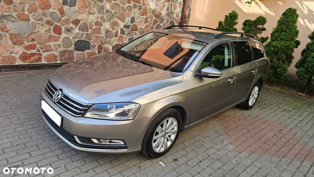 Volkswagen Passat - 1