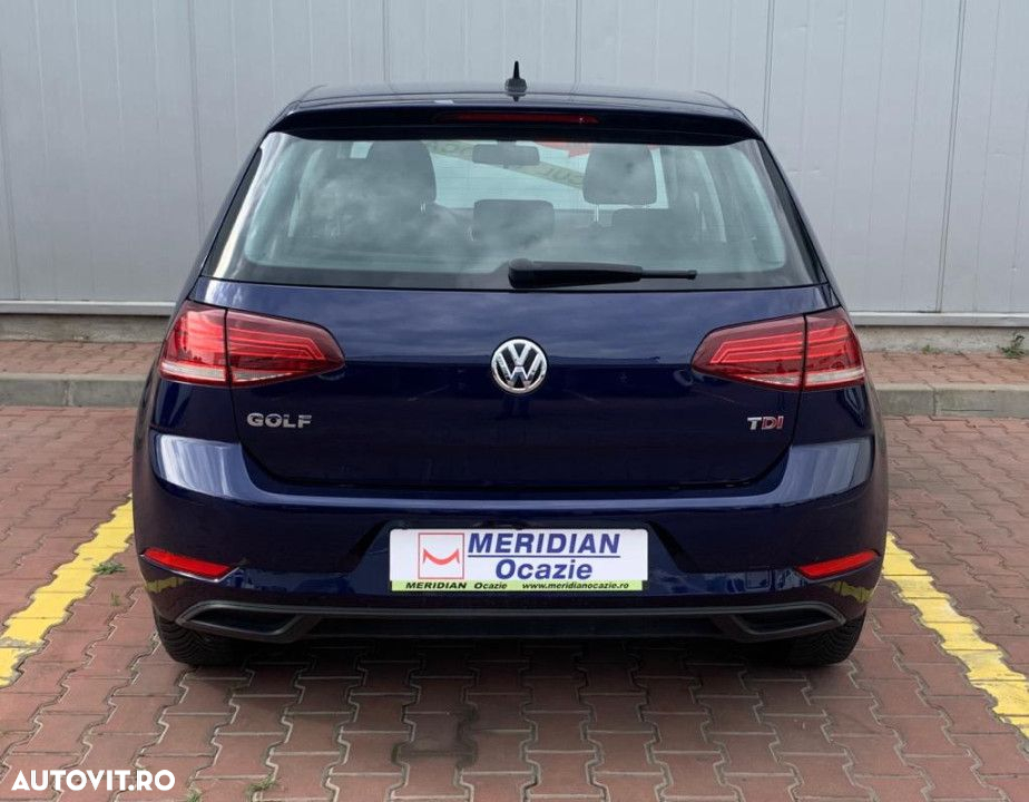 Volkswagen Golf - 4