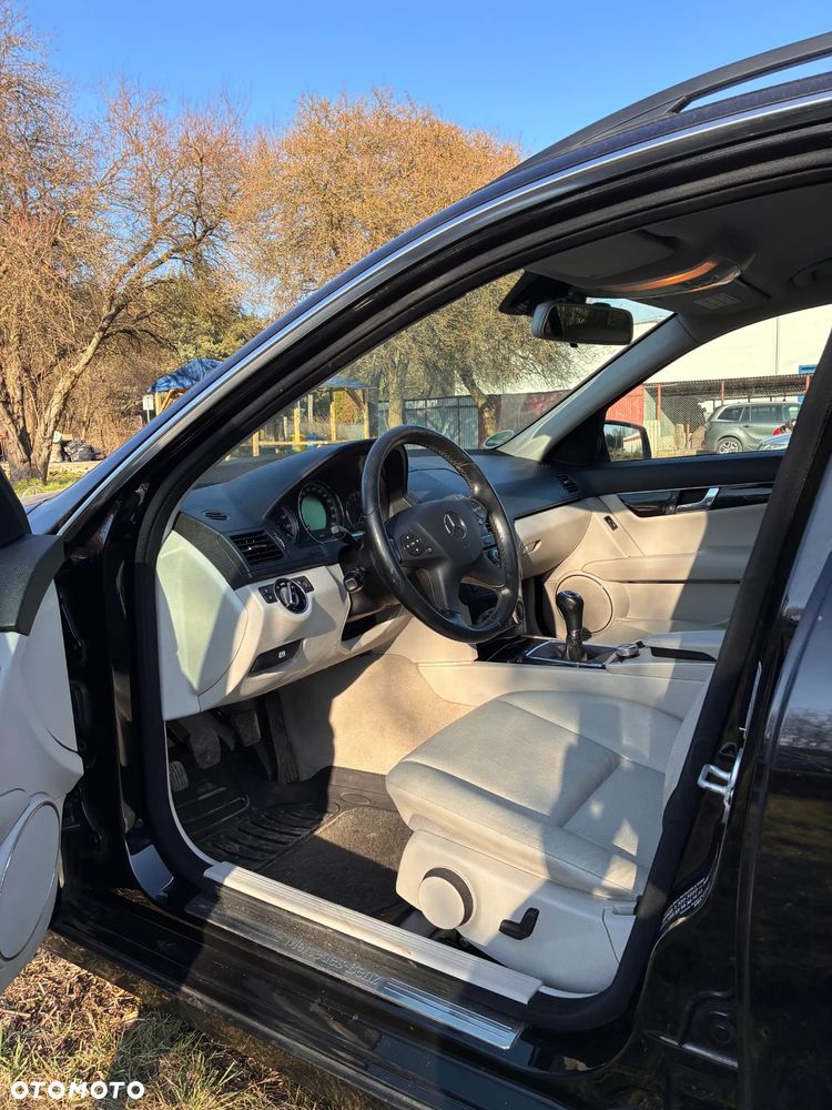 Mercedes-Benz Klasa C 200 CDI DPF BlueEFFICIENCY - 2