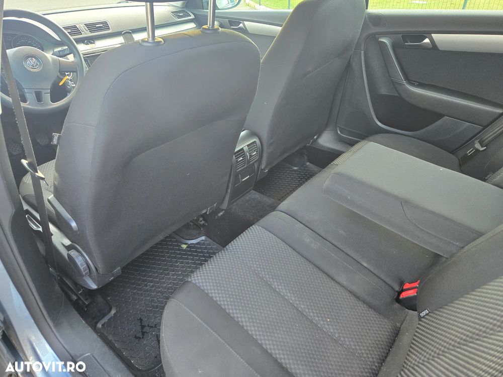 Volkswagen Passat 2.0 TDI Blue TDI Comfortline - 9