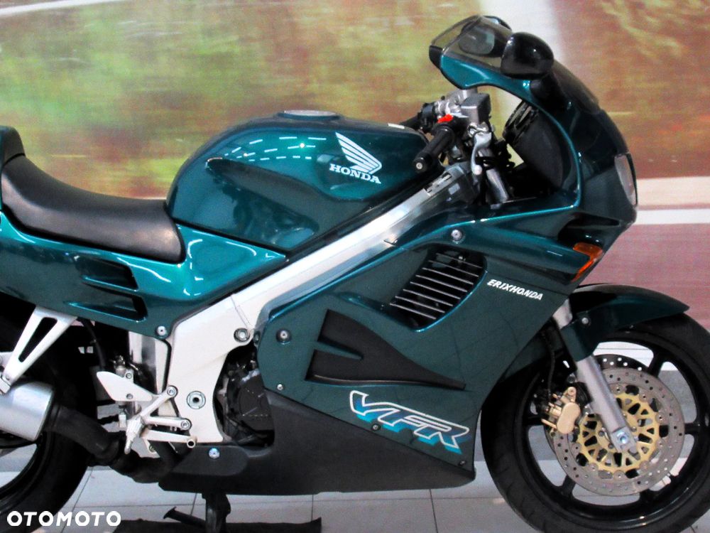Honda VFR - 17
