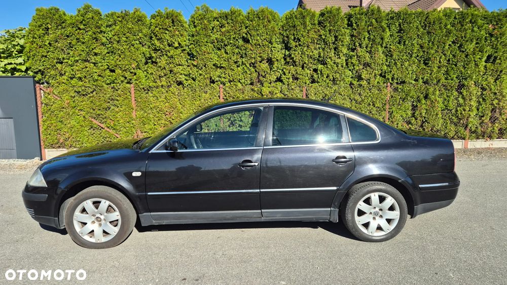 Volkswagen Passat 1.9 TDI Highline - 2