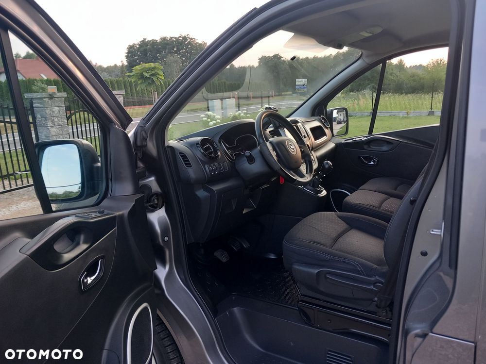 Opel Vivaro - 8