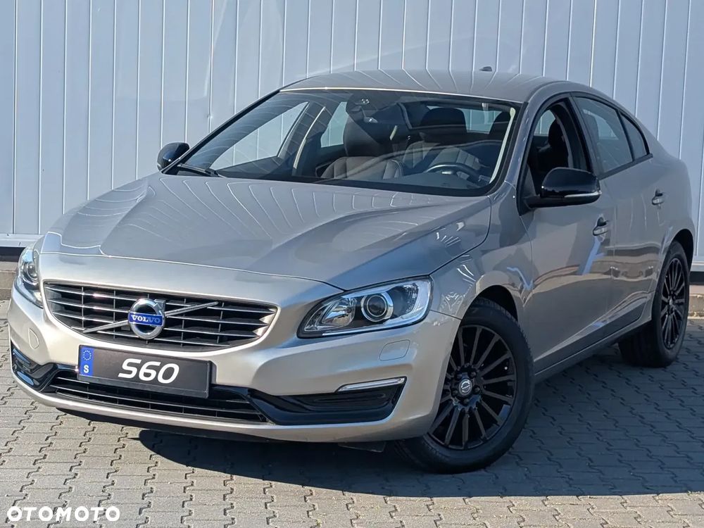 Volvo S60 T4 Momentum - 10