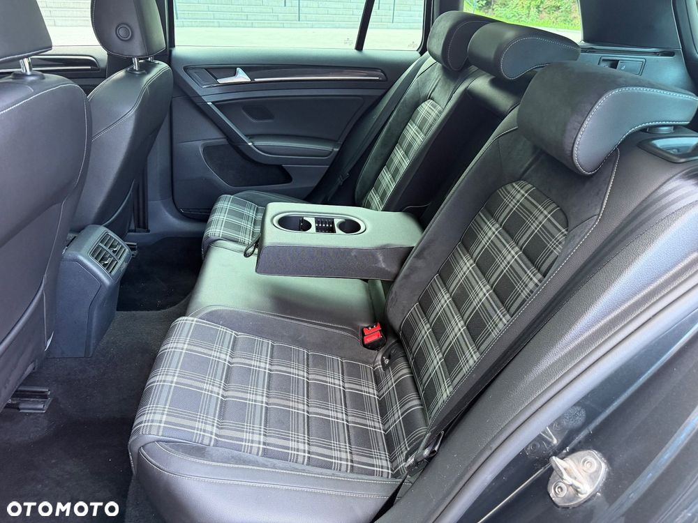 Volkswagen Golf GTD 2.0 TDI SCR DSG - 26