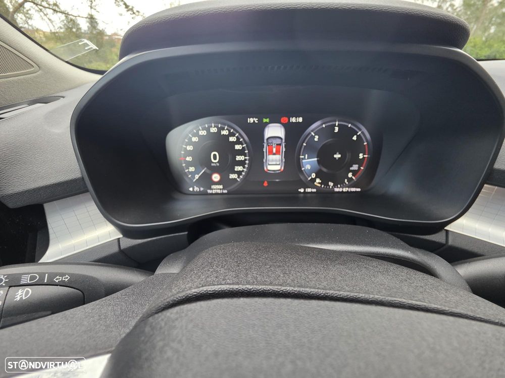 Volvo XC 40 2.0 D3 Momentum Core - 51