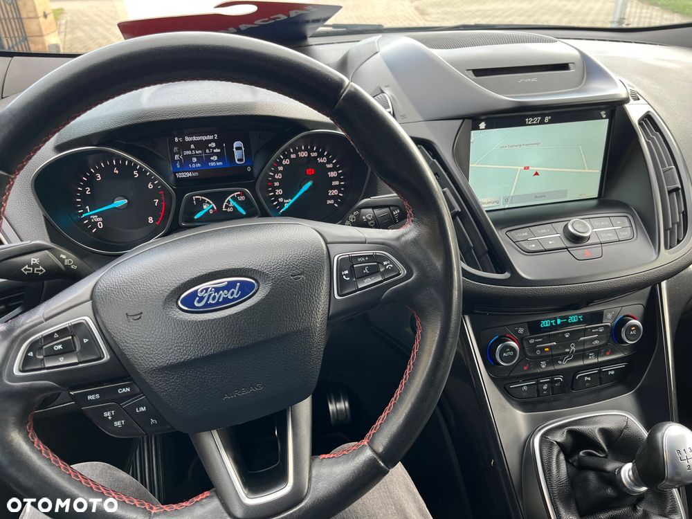 Ford Kuga 1.5 EcoBoost 2x4 ST-Line - 12