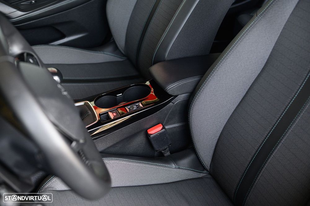 Peugeot 2008 1.2 PureTech Allure - 31