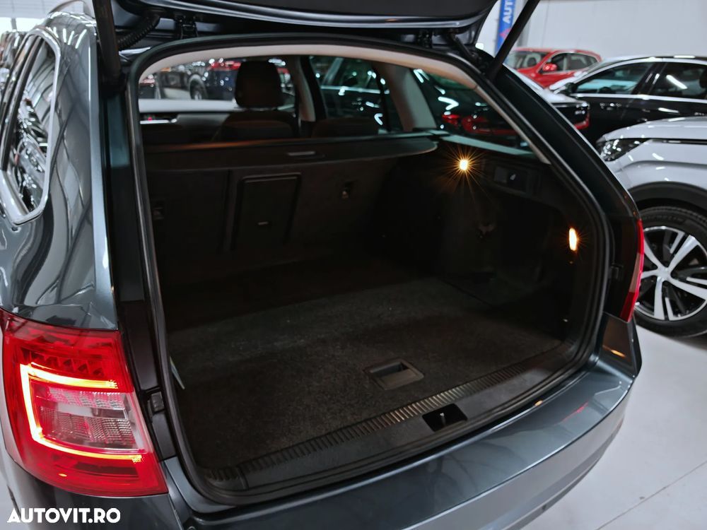 Skoda Octavia 2.0 TDI DSG Edition - 19