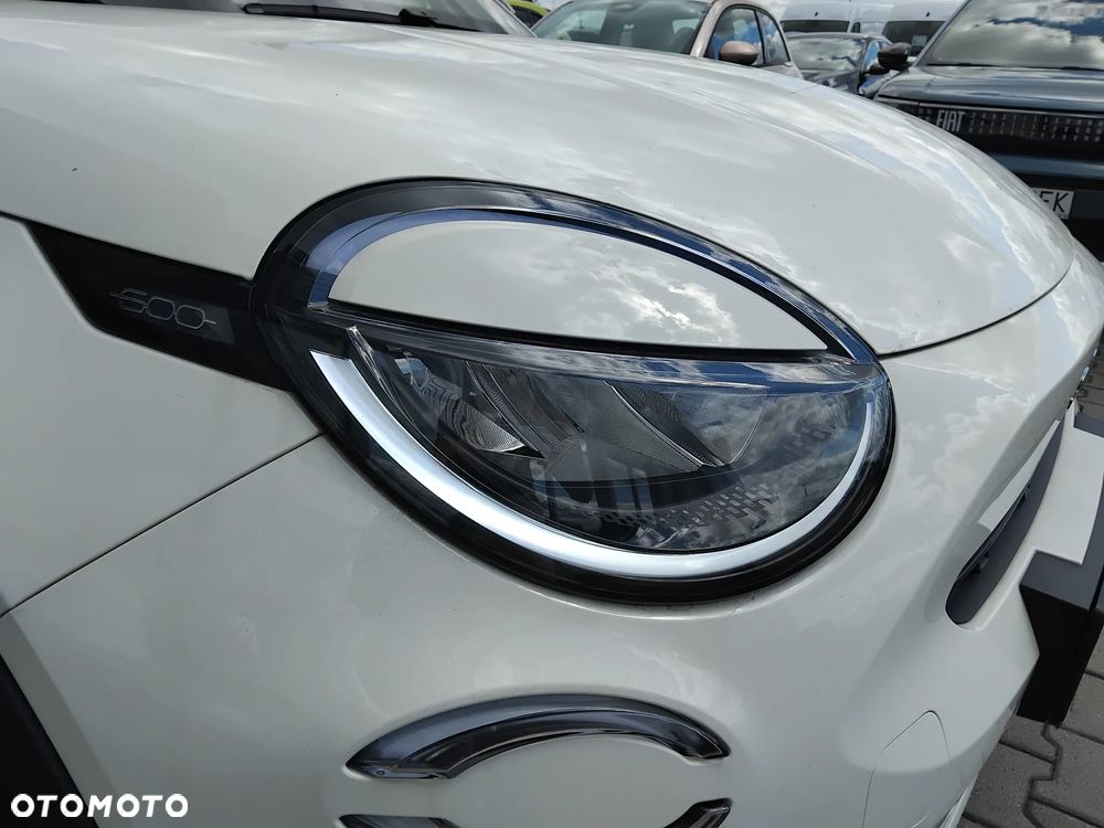 Fiat 600 1.2 Turbo La Prima eDCT - 6