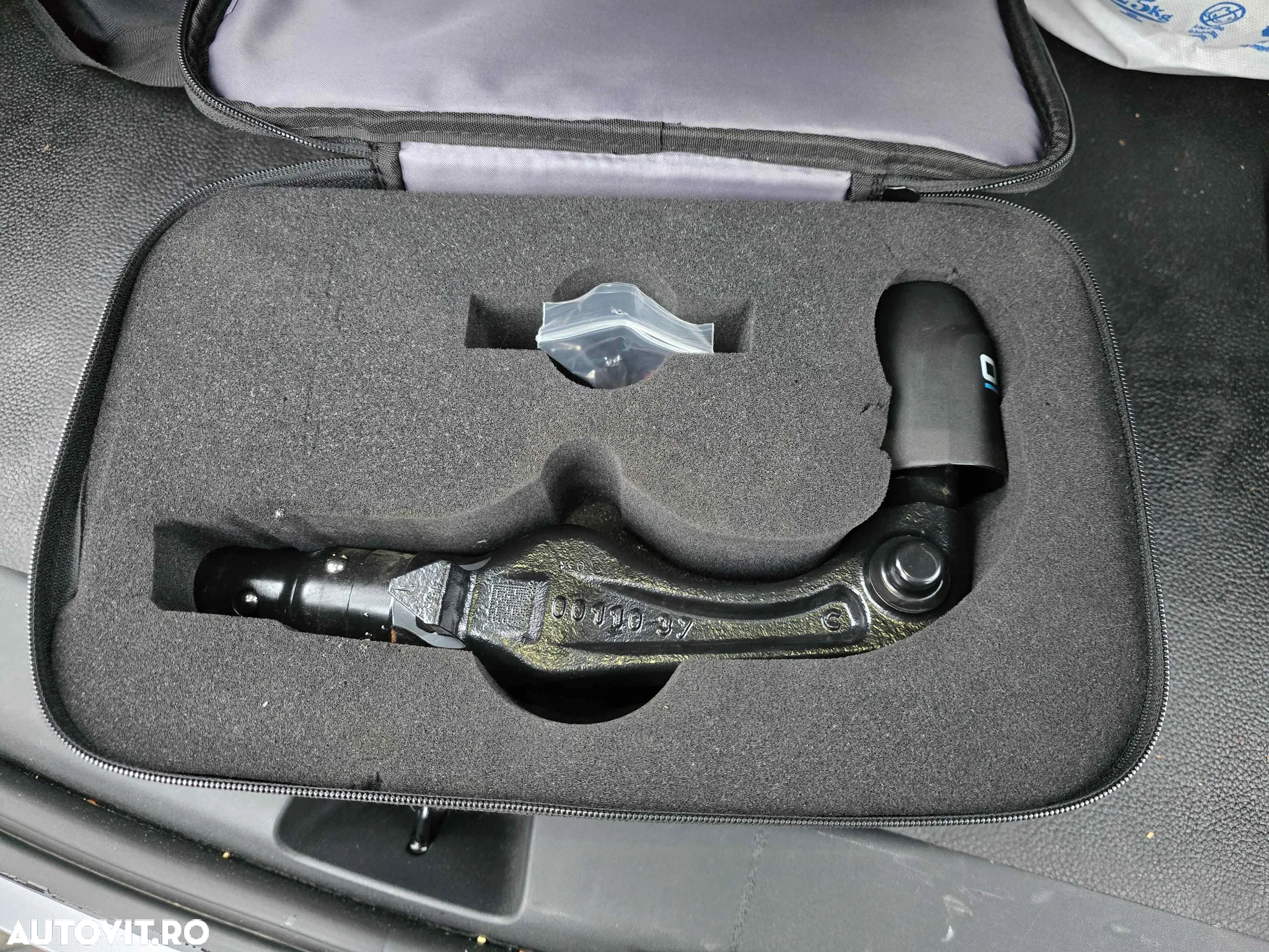 Tesla Model Y Long Range Dual Motor AWD - 12