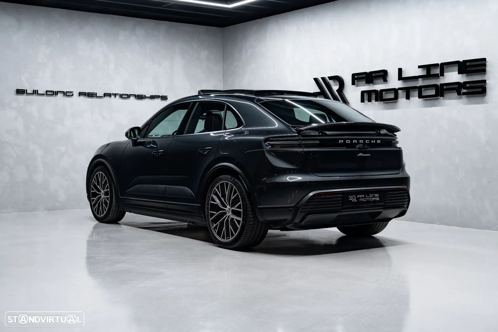 Porsche Macan Electric 4 - 10