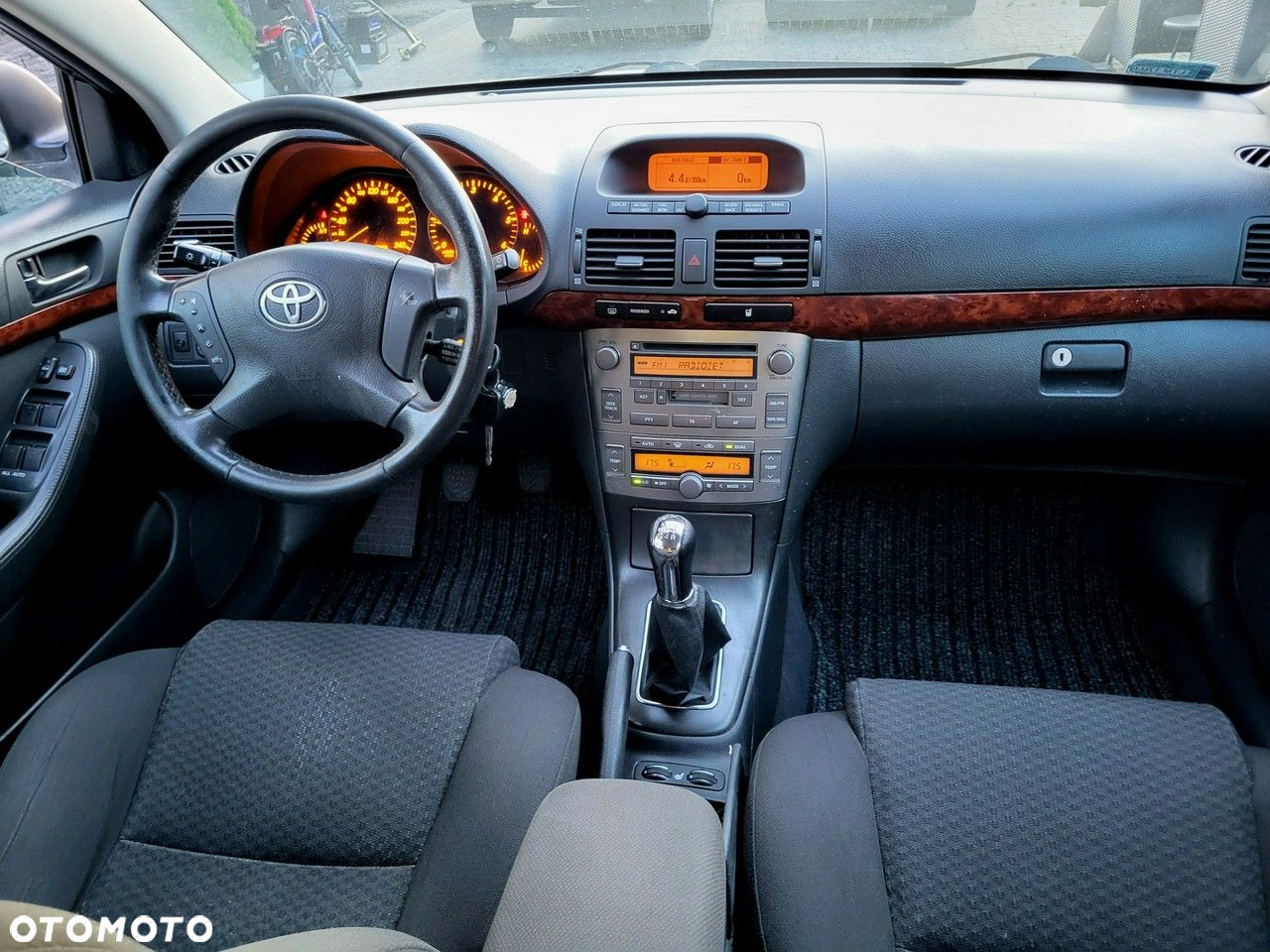 Toyota Avensis - 15