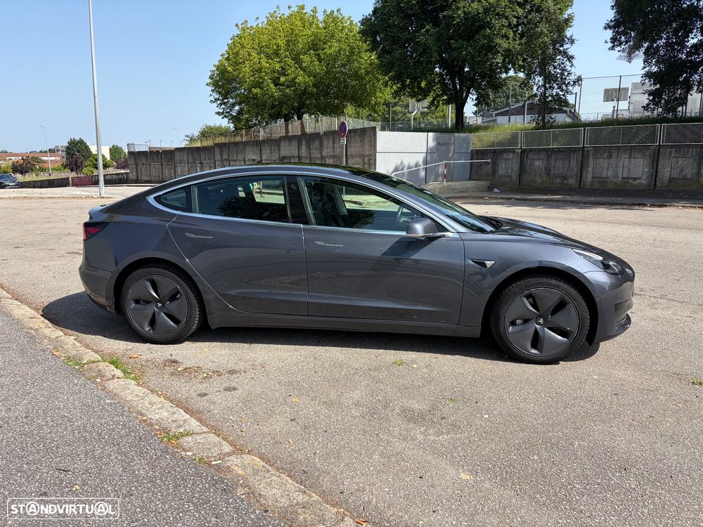 Tesla Model 3 Standard Range Plus RWD - 2