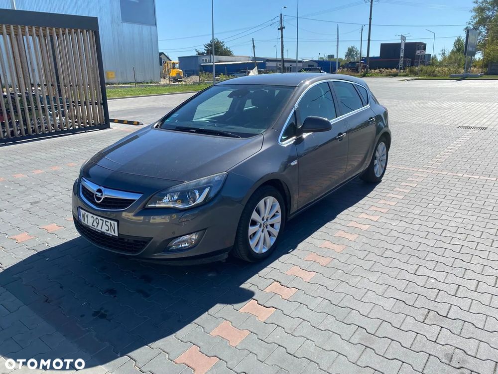 Opel Astra 1.4 Turbo Cosmo - 1
