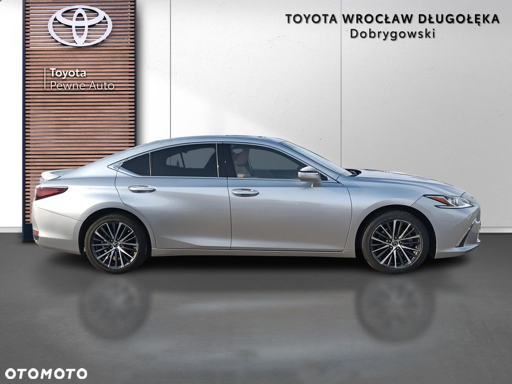 Lexus ES 300h Business Edition - 6