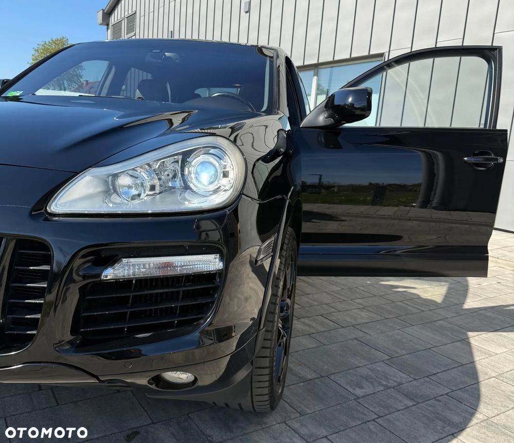 Porsche Cayenne Turbo - 23