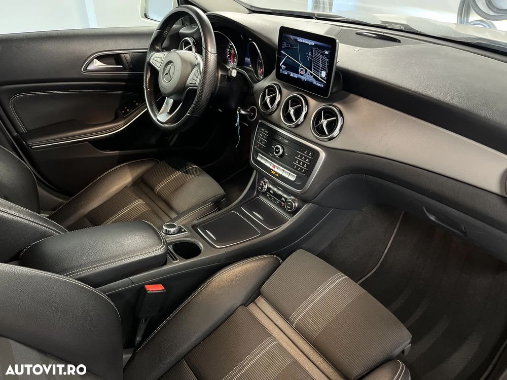 Mercedes-Benz GLA 200 d 7G-DCT - 26