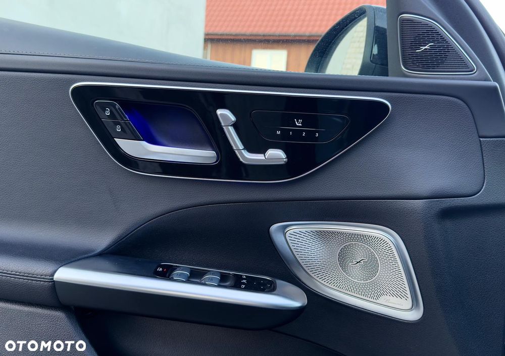 Mercedes-Benz Klasa C ver-300-de-phev-4--matic-amg - 17