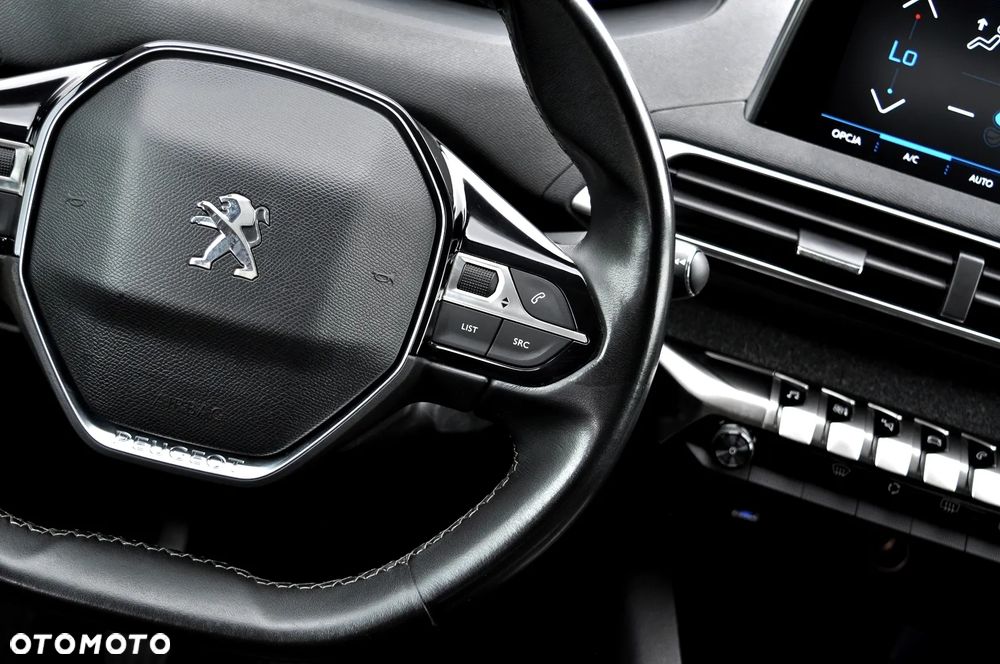 Peugeot 3008 1.2 PureTech Allure S&S - 34
