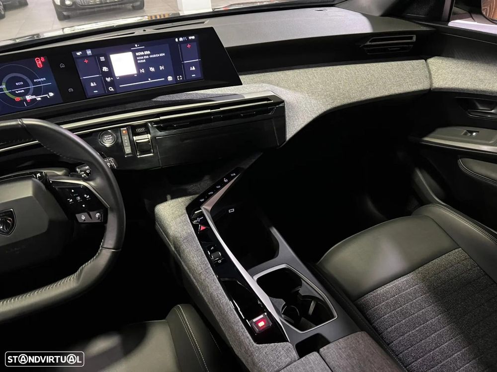Peugeot 3008 1.2 Hybrid Allure e-DCS6 - 21