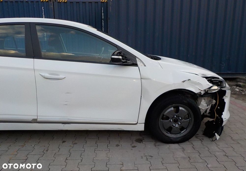 Hyundai IONIQ - 18