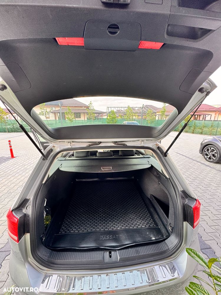Volkswagen Passat 1.6 TDI (BlueMotion Technology) DSG Comfortline - 24
