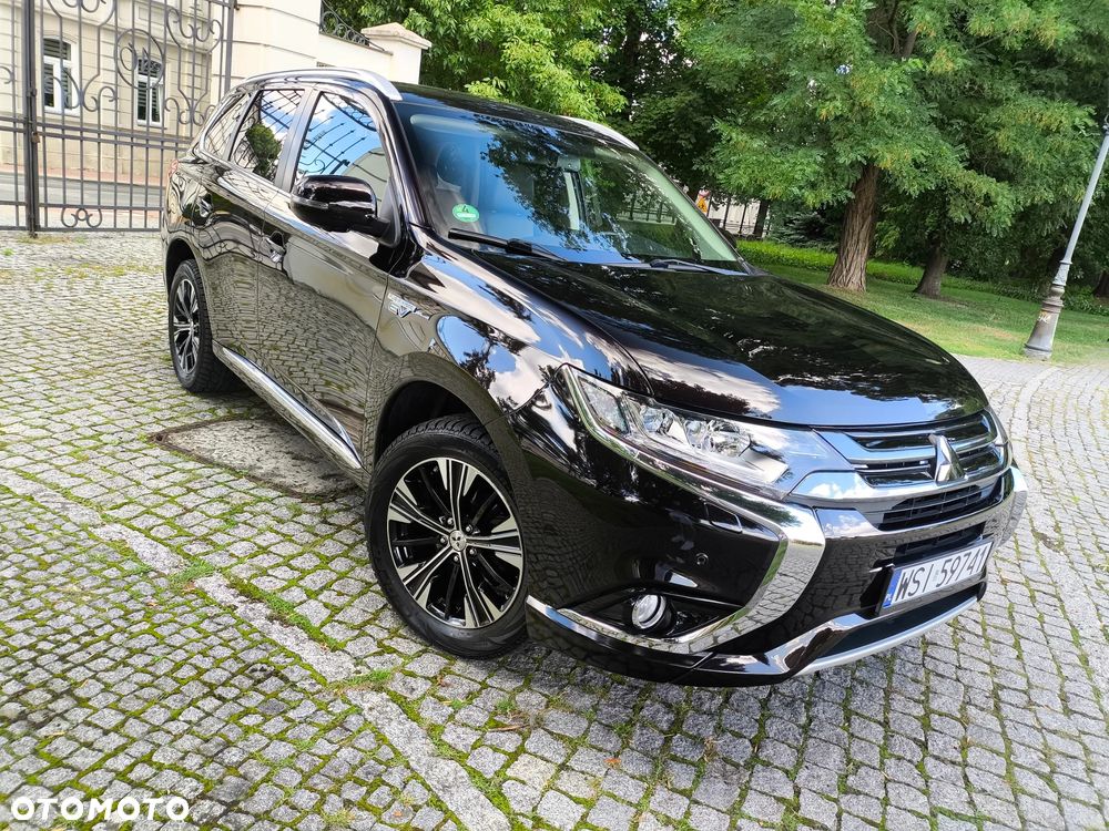 Mitsubishi Outlander 2.0 4WD Plus - 5