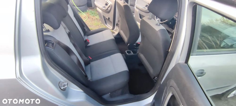 Skoda Fabia 1.2 HTP Active - 11