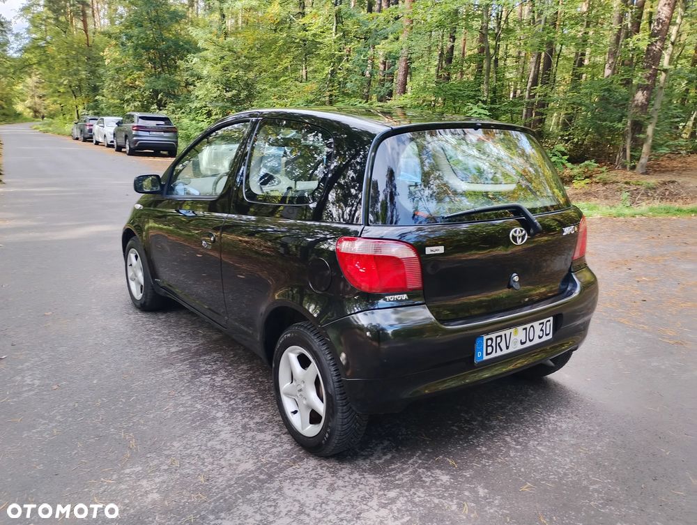 Toyota Yaris - 10