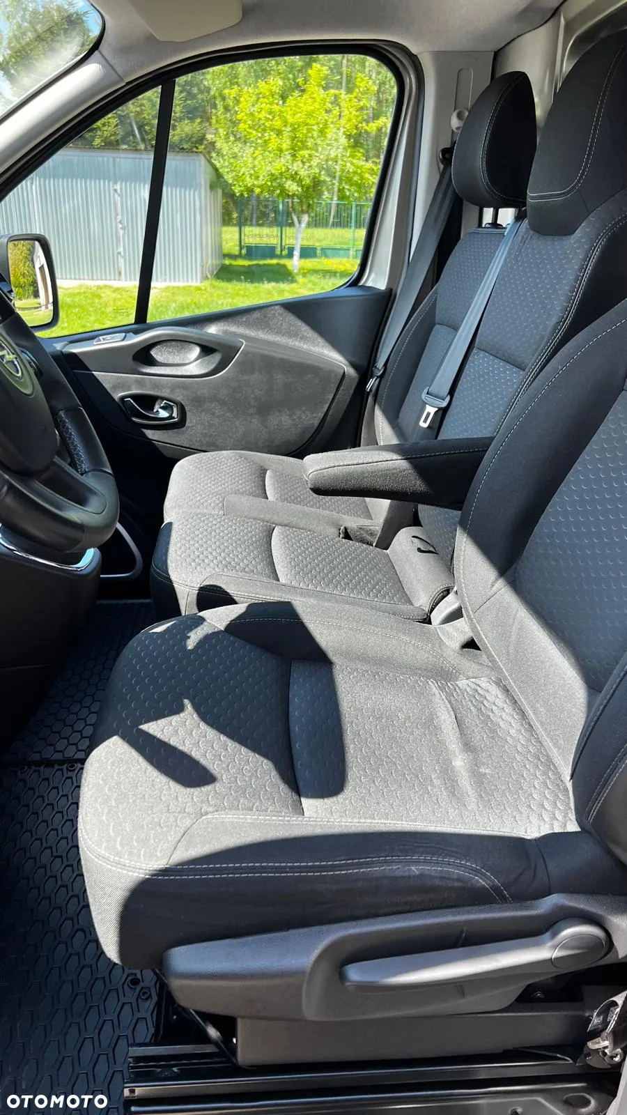 Opel Vivaro - 10
