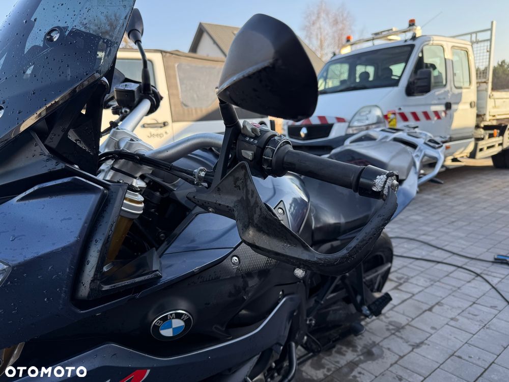 BMW S - 13