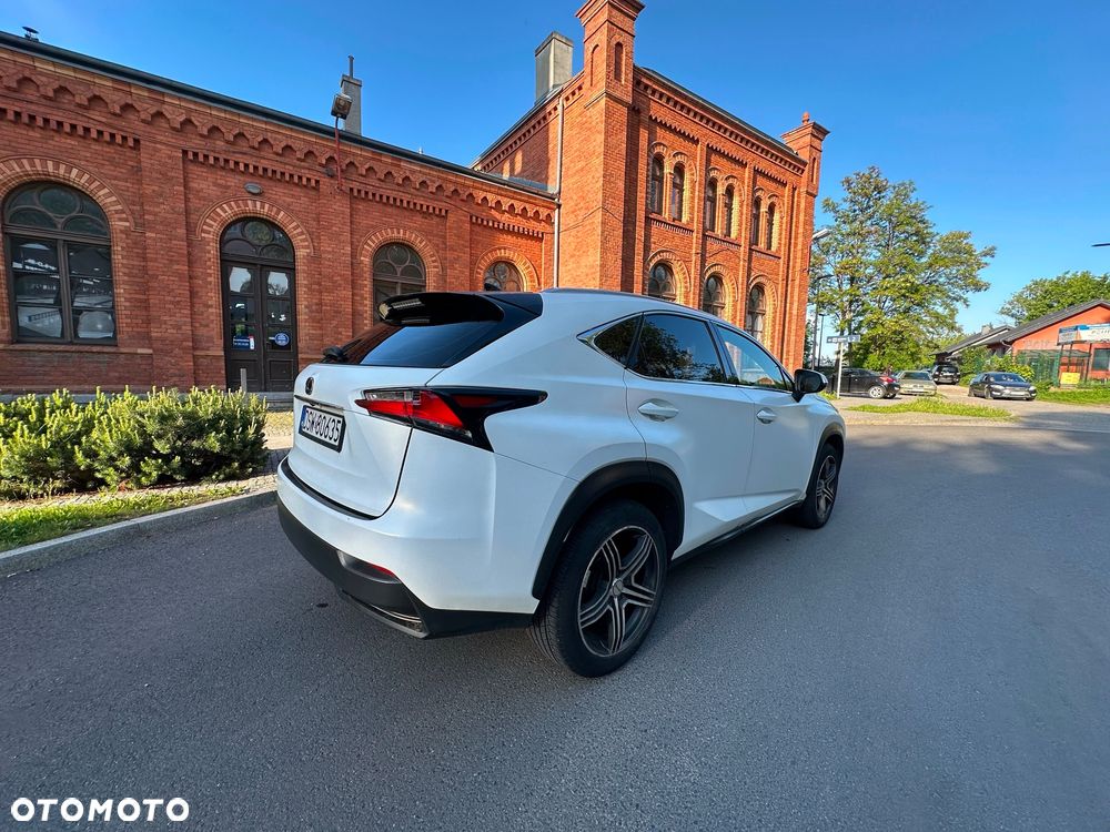 Lexus NX 300h Prestige AWD - 6