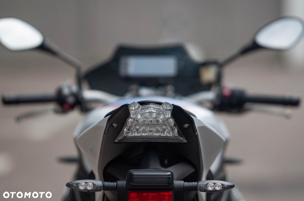 BMW S - 18