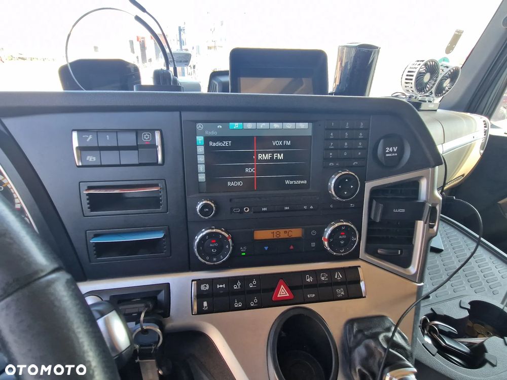 Mercedes-Benz Actros - 29