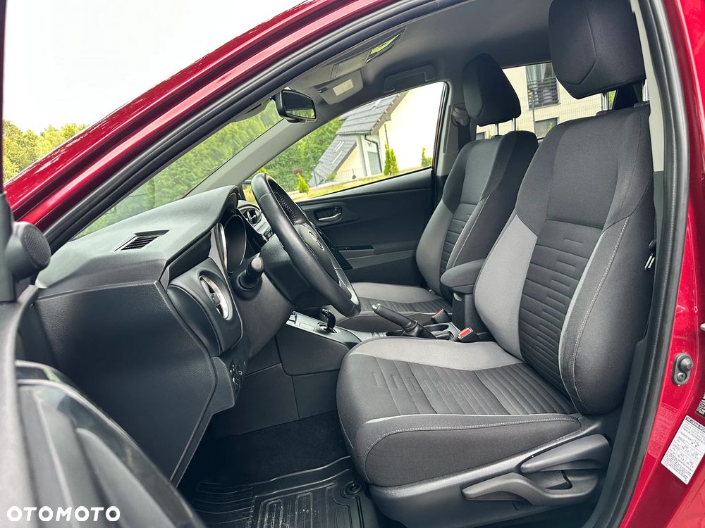 Toyota Auris 1.8 VVT-i Automatik Design Edition - 27
