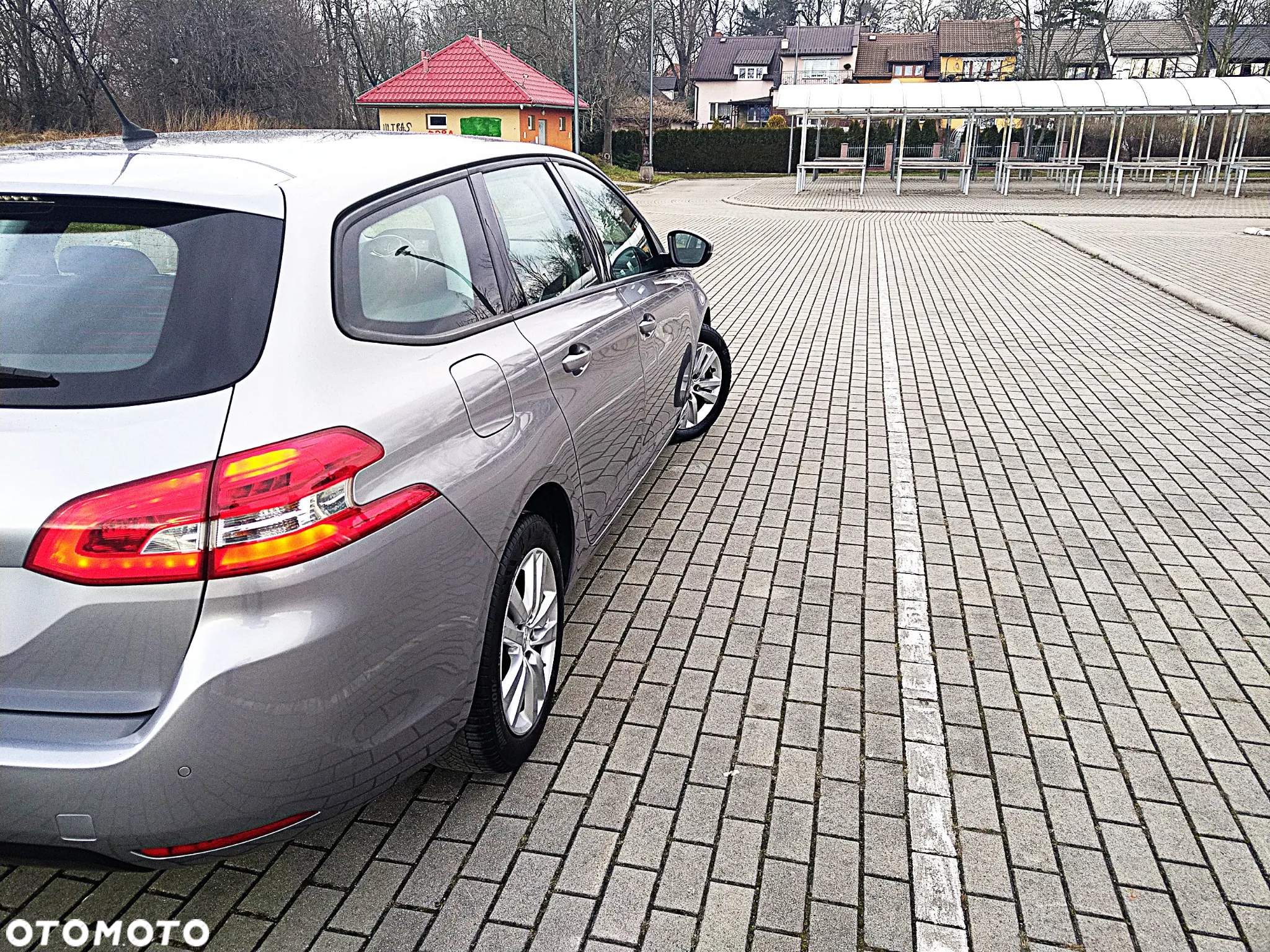 Peugeot 308 SW 1.6 BlueHDi Allure S&S - 10