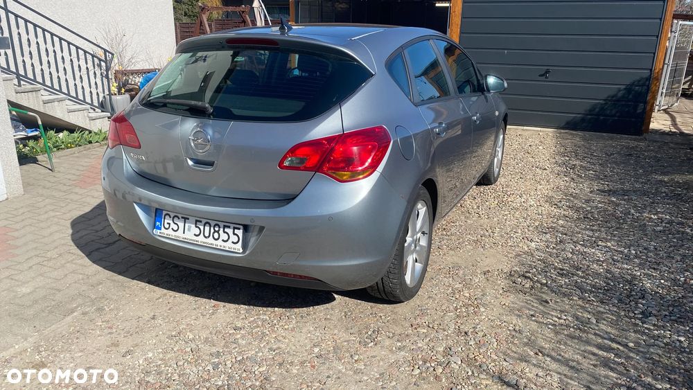 Opel Astra 1.6 - 10