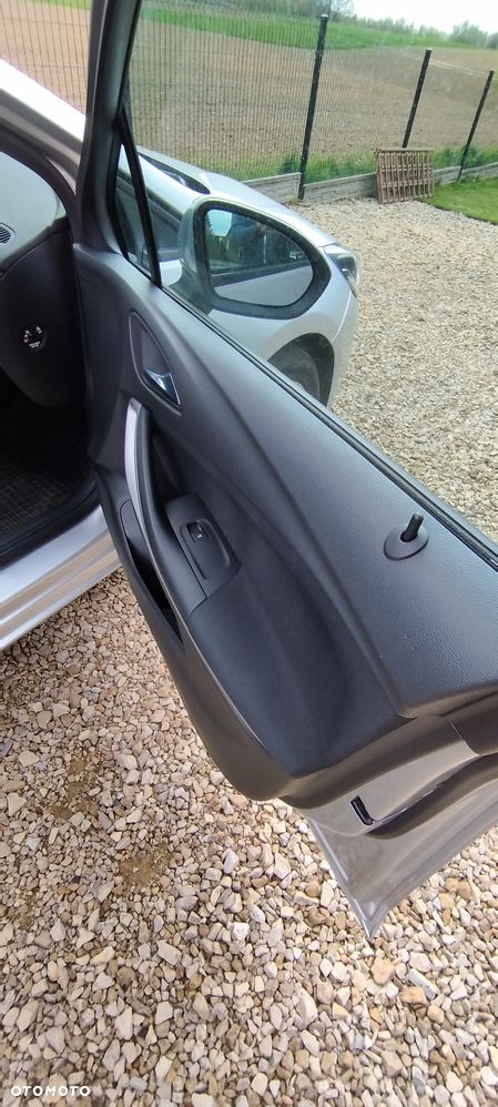 Opel Astra 1.6 D (CDTI) Start/Stop Dynamic - 40