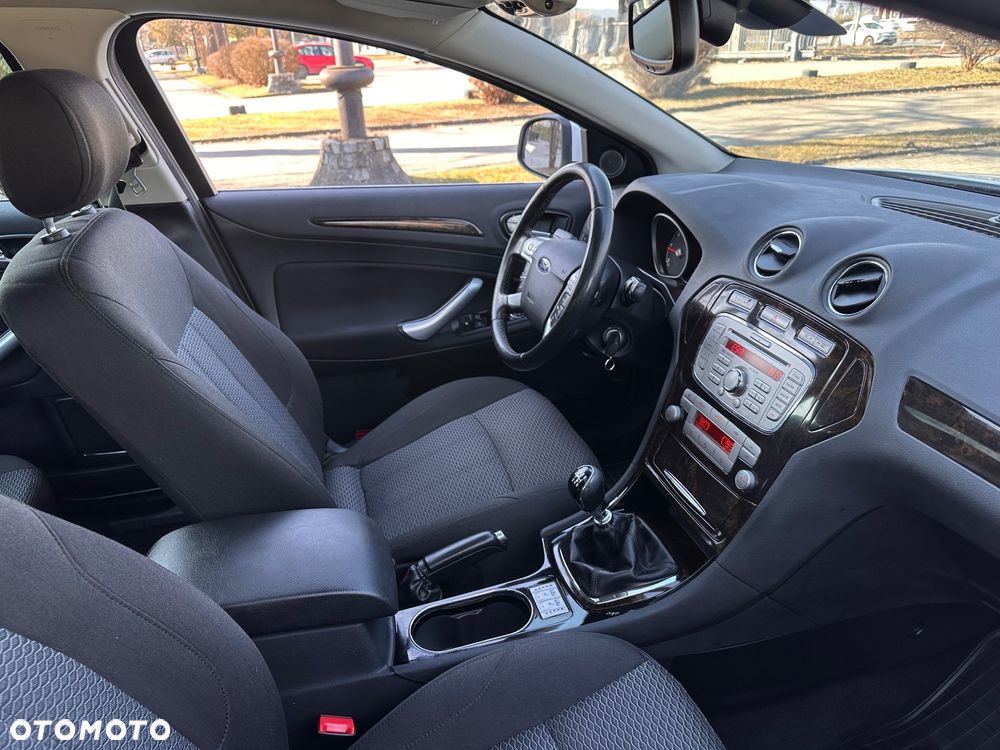 Ford Mondeo 2.0 TDCi Business Edition - 31