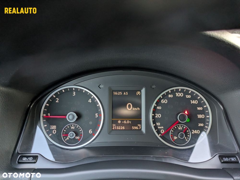 Volkswagen Tiguan - 12