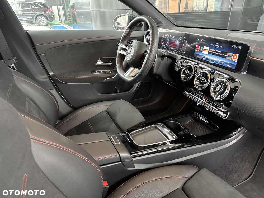 Mercedes-Benz CLA - 17