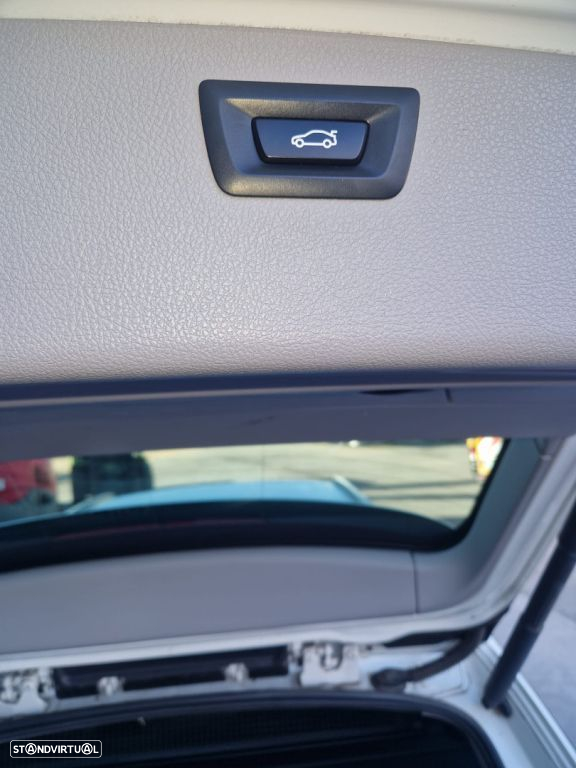 BMW 318 d Touring Auto Line Sport - 8