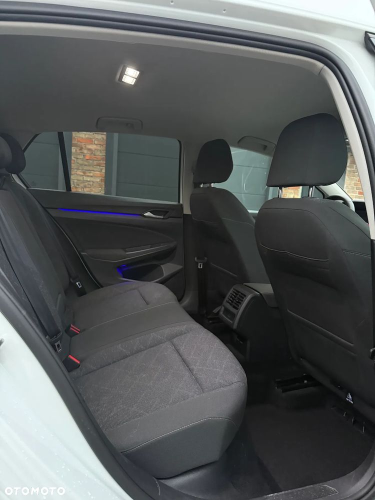Volkswagen Golf 1.0 TSI - 12